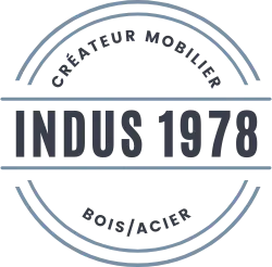 logo Indus 1978, forme ronde avec écrit créateur de mobilier, bois et acier ainsi que Indus 1978 au milieu