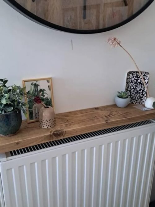 Etagère radiateur sans perçage en bois sur radiateur blanc