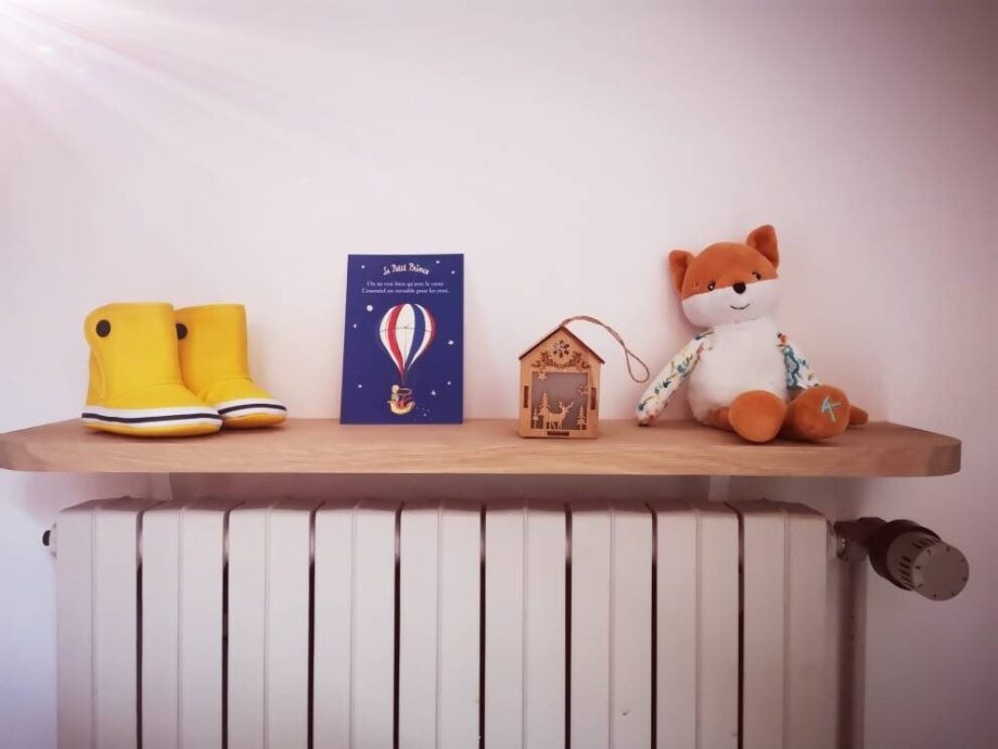 étagère radiateur sans fixation sur votre mur en VERITABLE CHENE MASSIF pour décoration chambre bébé salon entrée cuisine couloir sur mesure