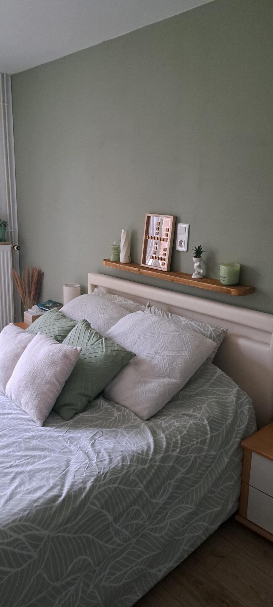 Etagères murales flottantes minimalistes en bois d’échafaudage :  rangement pratique pour couloir, salon, chambre