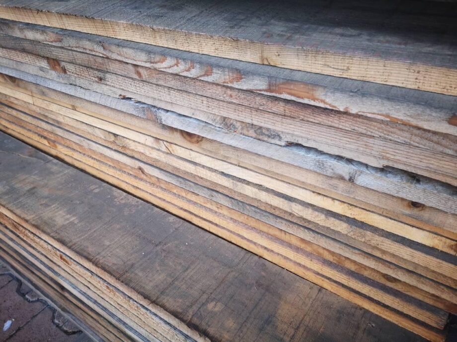 Planches en bois brut recyclé | Style rustique ou industriel | Bords poncés | Bois ancien | Pas de frais de douane